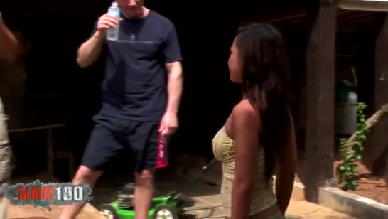 Рабочие договорились раскрутить хозяйку на двойное проникновение 1