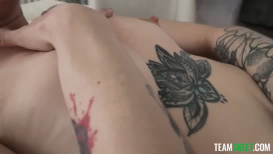 Студентка Lola Fae хотела попробовать секс со взрослым мужиком 4