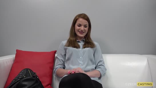 Молодая сучка даже согласна дрюкнуться в попу на собеседовании