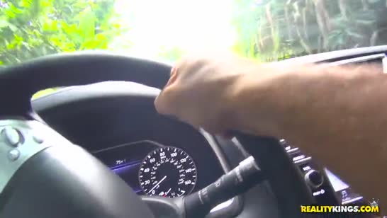 Начинающий водитель растрес буфера шикарной инструкторши 2