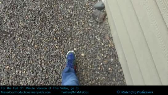 Брюнетка согласилась отсосать мужику перед камерой 1