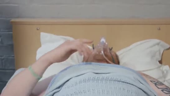 Врач с медсестрой трахнулись прямо в палате 1