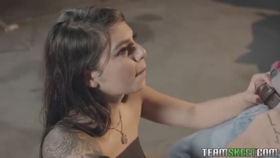 Опытная шлюшка Gina Valentina кайфует от глубокого траха 2