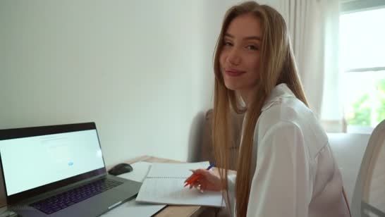Секси подружка одела для бойфренда эротичный прикид 1