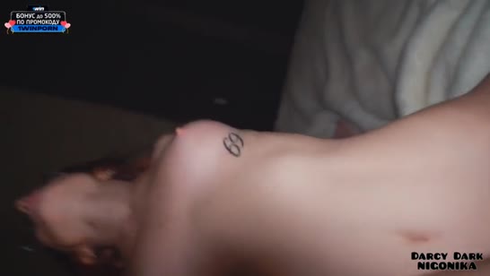 Студентка удивила своего бойфренда эротичным нарядом