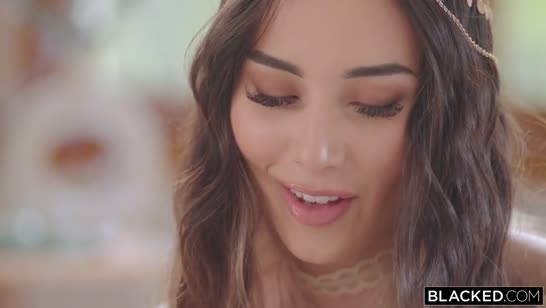 Милашка Aria Lee наслаждается чувственным проникновением члена 1