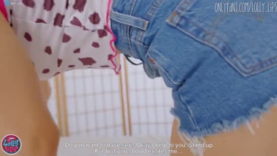 Lolly Lips крутится возле парня и начинает раздеваться 1
