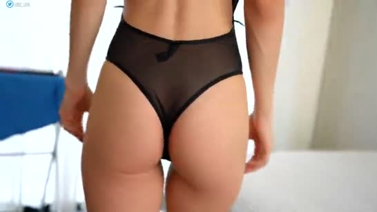 Lolly Lips одела красивое белье и устроила классный домашний секс 1