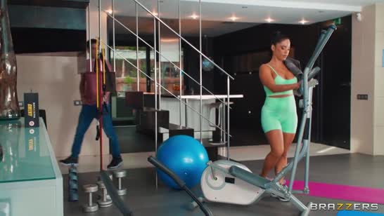 Развратная мачеха Megan Fiore совратила пасынка на анал 1