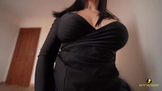 Бабенка одела эротичное платье и замутила домашний секс 4